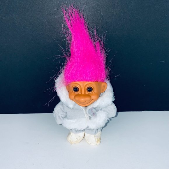 Russ Troll Doll Pink Hair Gray Fur Coat Eskimo Pretend Play Toy Figure - Picture 2 of 5